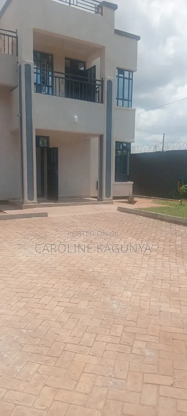 4bdrm Mansion in Croton, Kenyatta Road / Theta for rent