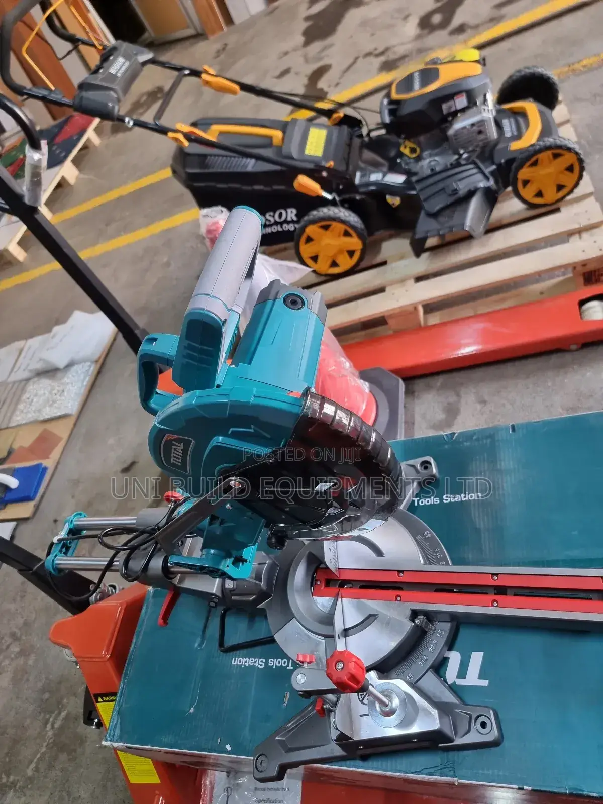 Sliding Miter Saw