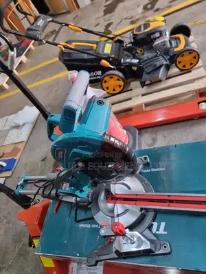Sliding Miter Saw