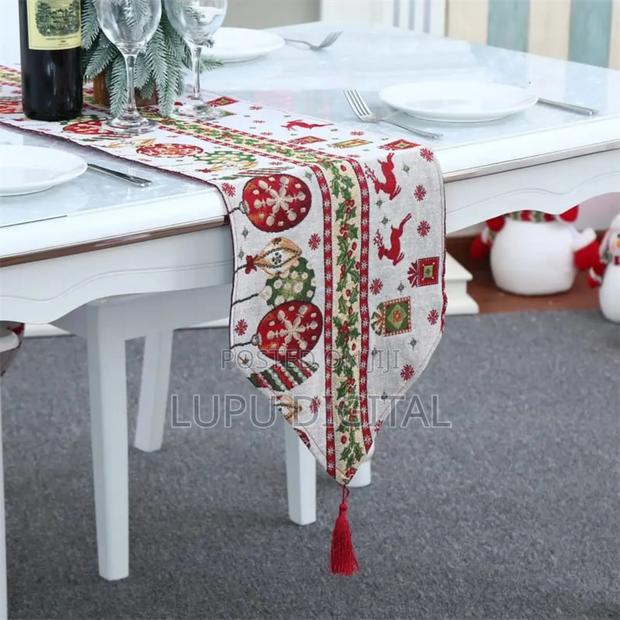 *Elegant Christmas Themed Table Runners With Tassels