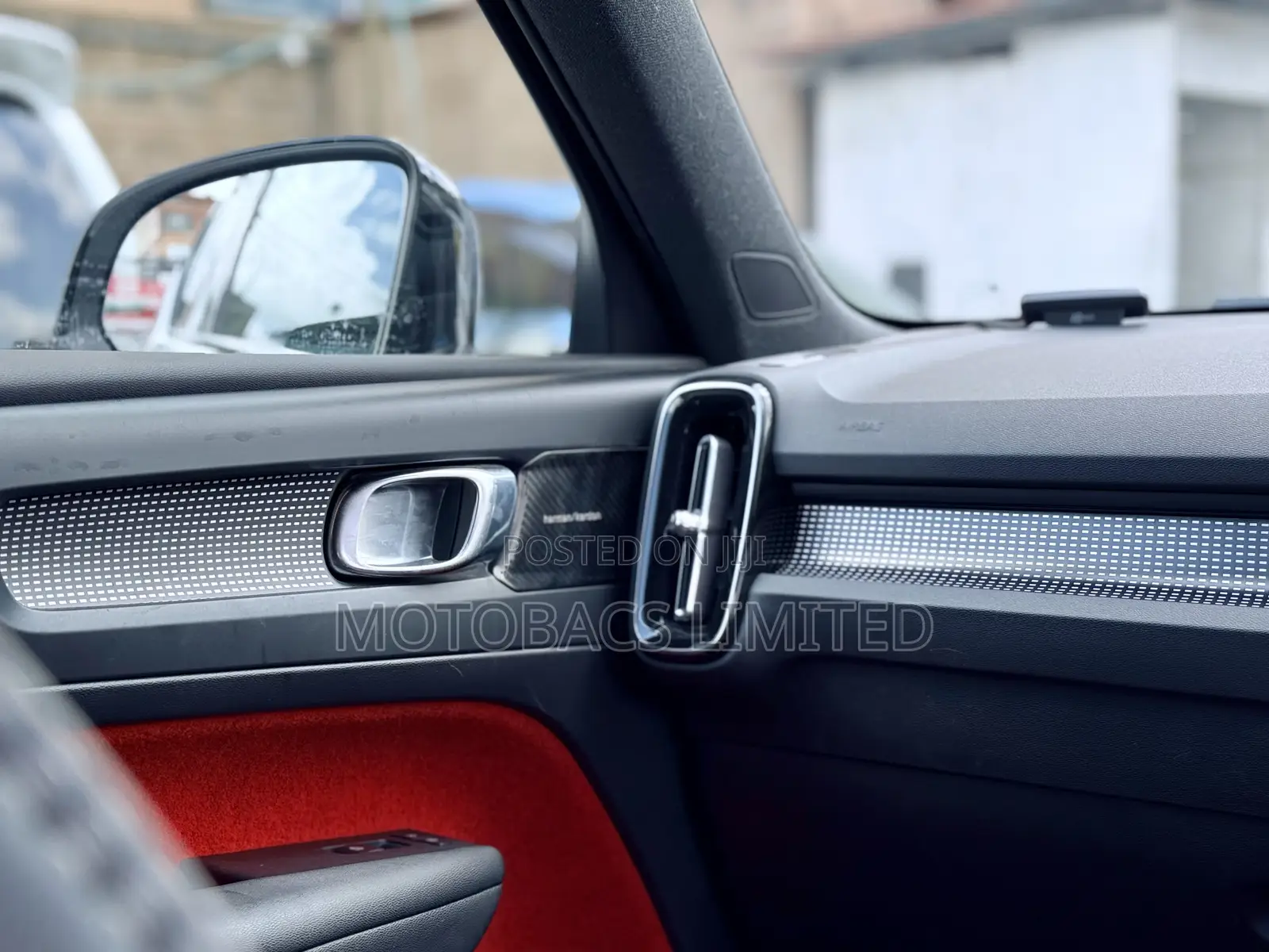 Volvo XC40 T5 Petrol AWD 2019 Pearl