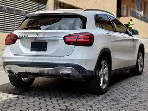 Mercedes-Benz GLA-Class 2018 Pearl