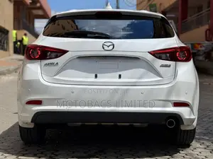 Mazda Axela 2018 Pearl