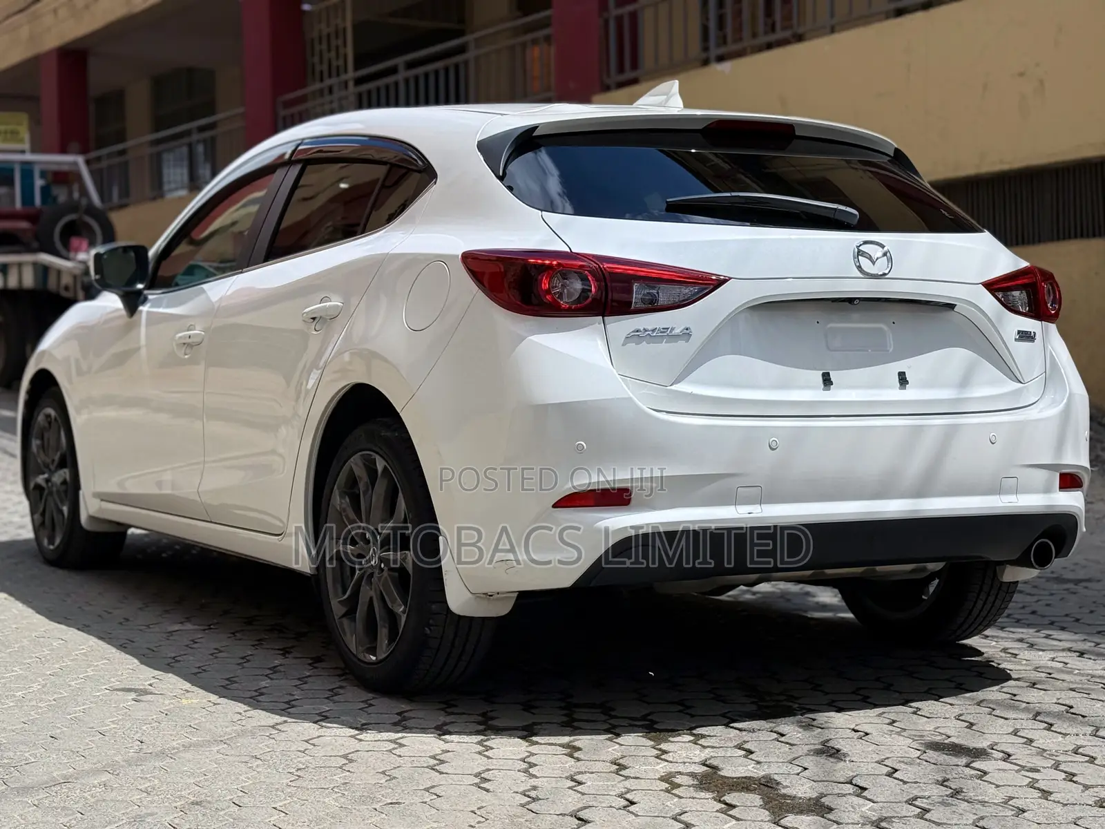 Mazda Axela 2018 Pearl