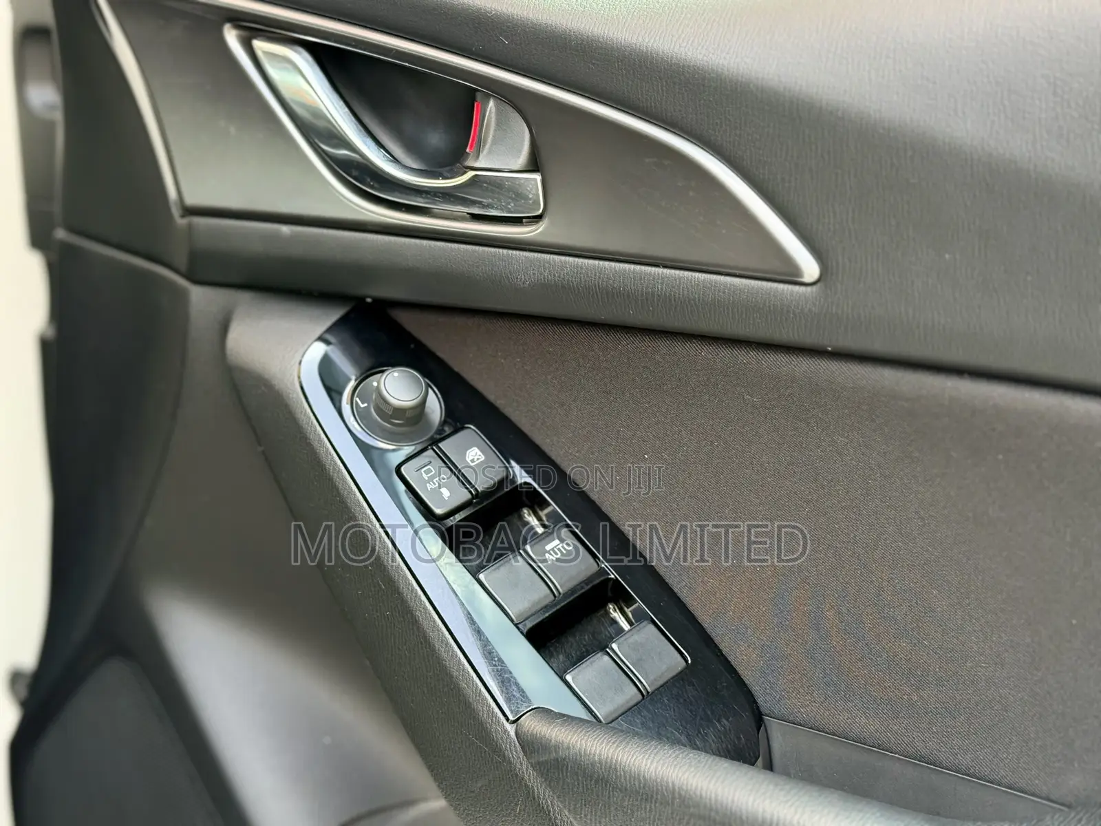 Mazda Axela 2018 Pearl