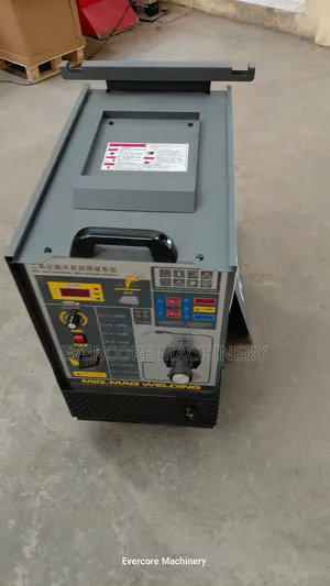 Commercial Mig Welding Machine Single Phase Output.