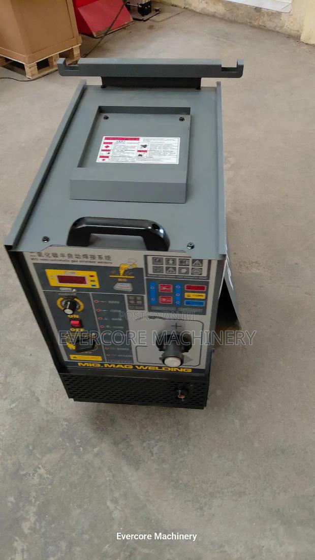 Commercial Mig Welding Machine Single Phase Output. - thumbnail 2