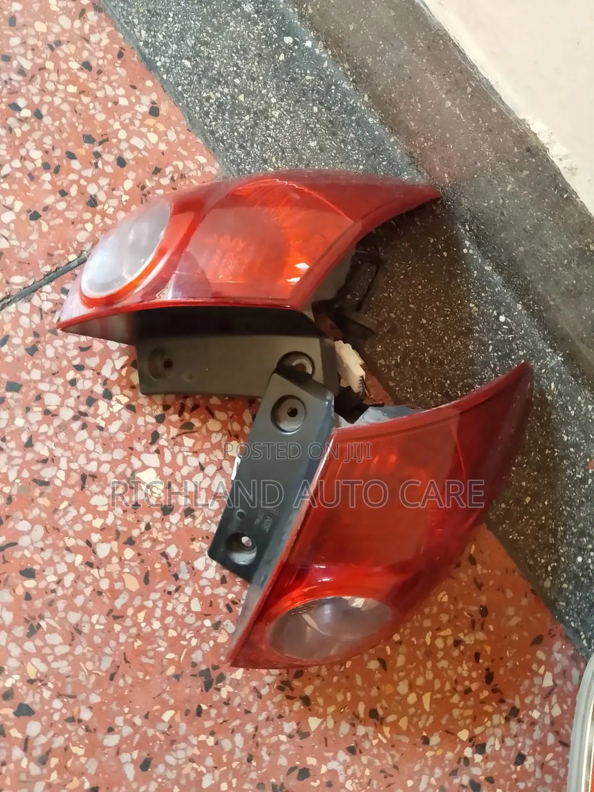 Taillights Nissan Wingroad Y12