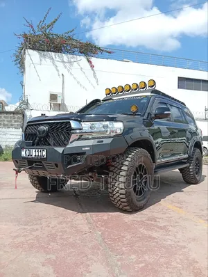 Toyota Land Cruiser 4.6 V8 ZX 2018 Black