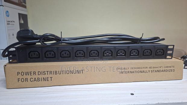 Metallic 10 Ways C13 Power Distribution Unit Pdu