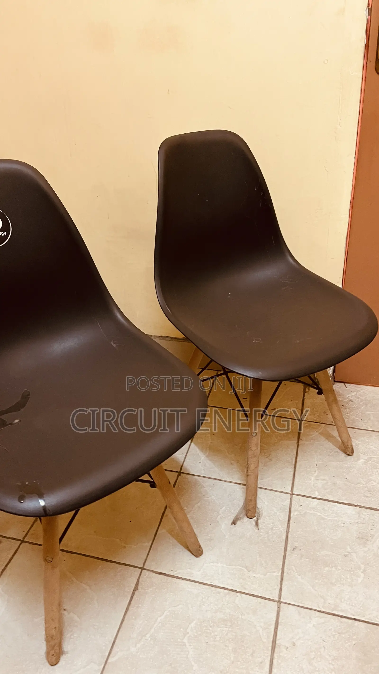 Eames Cahirs