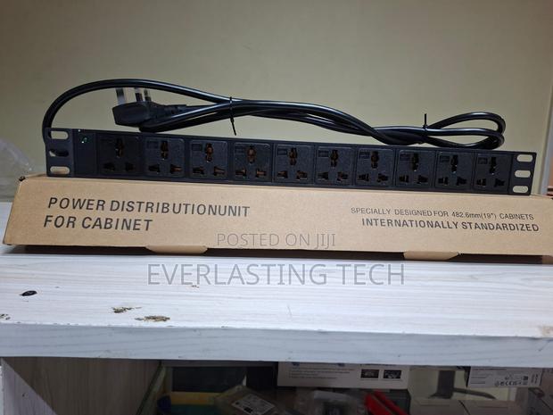 10 Way Power Distribution Unit (Pdu) With Uk Plug - main view