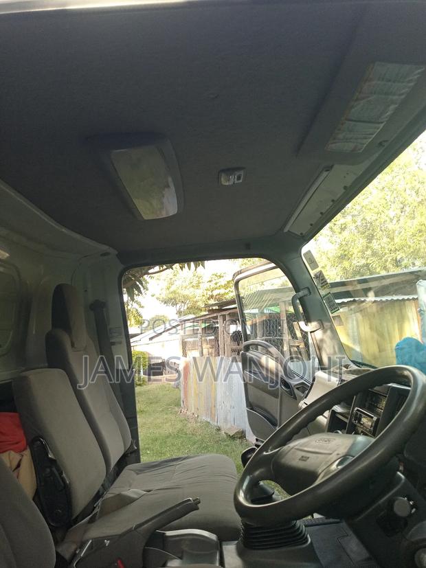 A Very Clean Isuzu Elf - thumbnail 8