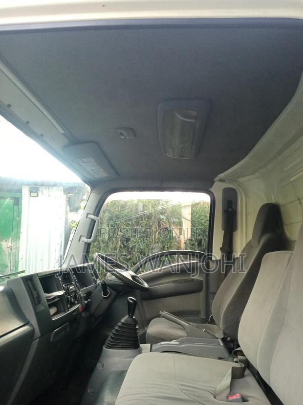 A Very Clean Isuzu Elf - thumbnail 11