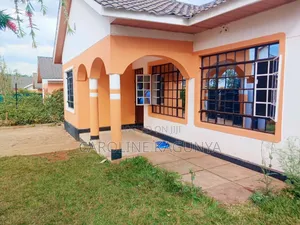 3bdrm Bungalow in Kenyatta Road for rent