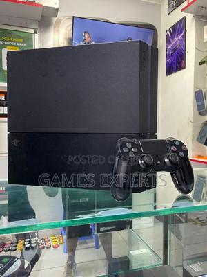 Ps4 Standard, Used - thumbnail 2