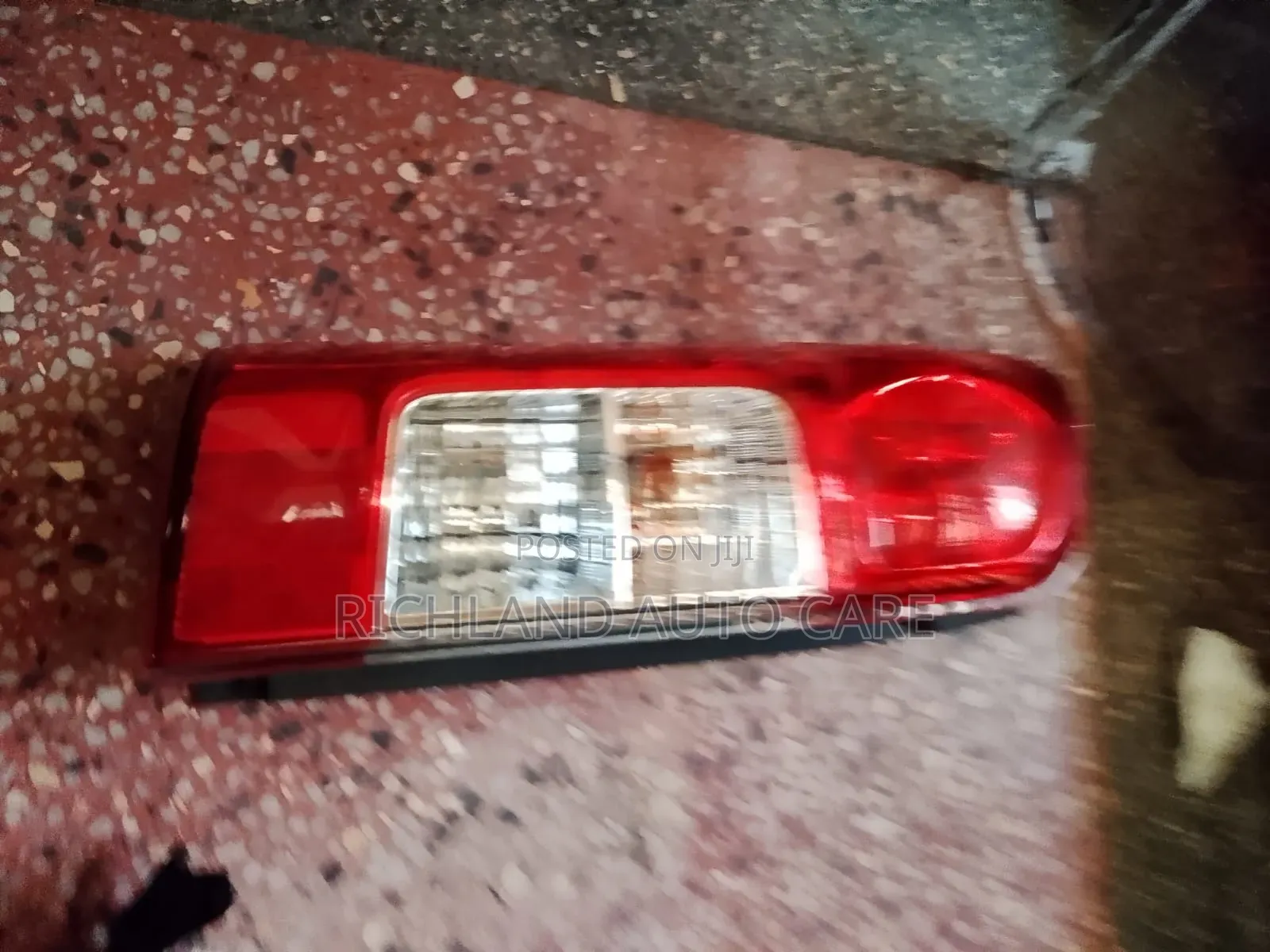 Taillight Nv350