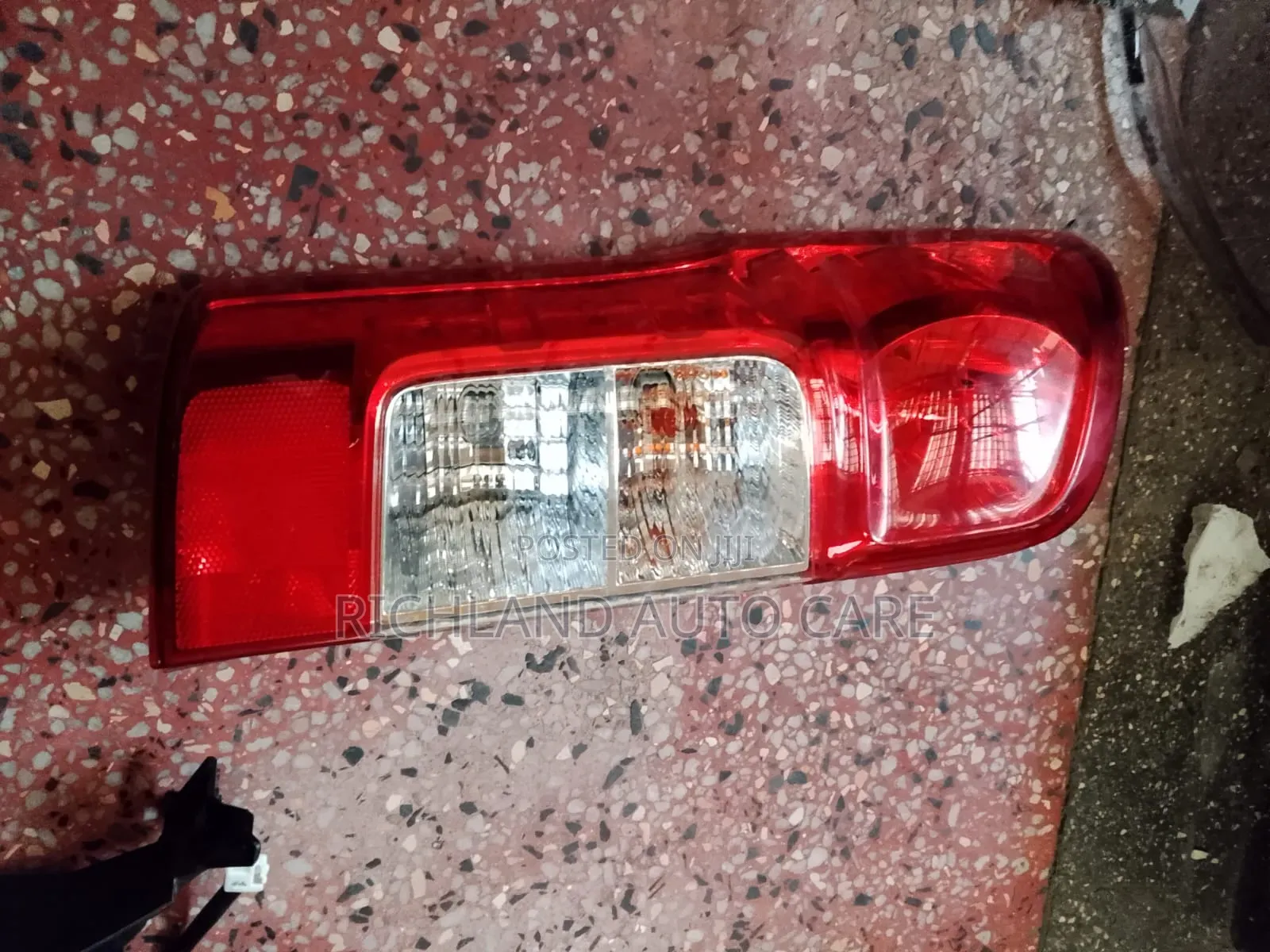 Taillight Nv350