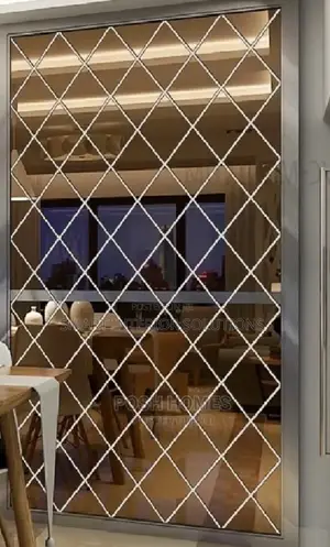Brightening Diamond Mirror