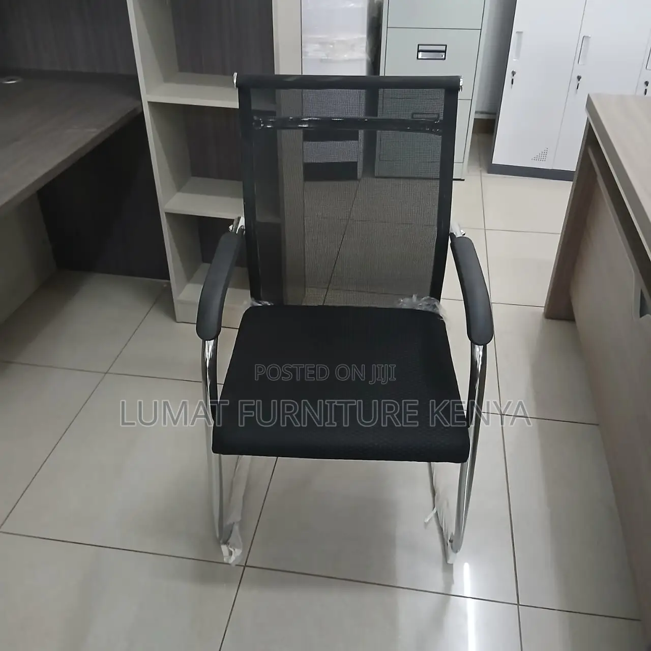 Comfortable Mesh Visitors/Conference Office Chair
