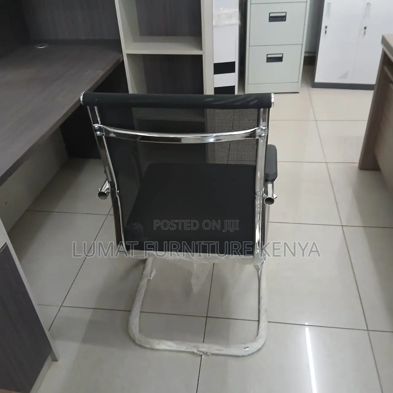 Comfortable Mesh Visitors/Conference Office Chair