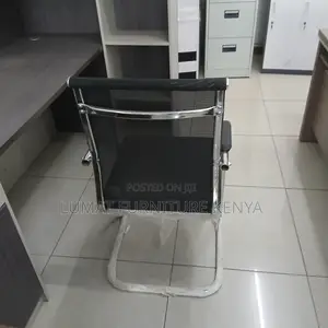 Comfortable Mesh Visitors/Conference Office Chair