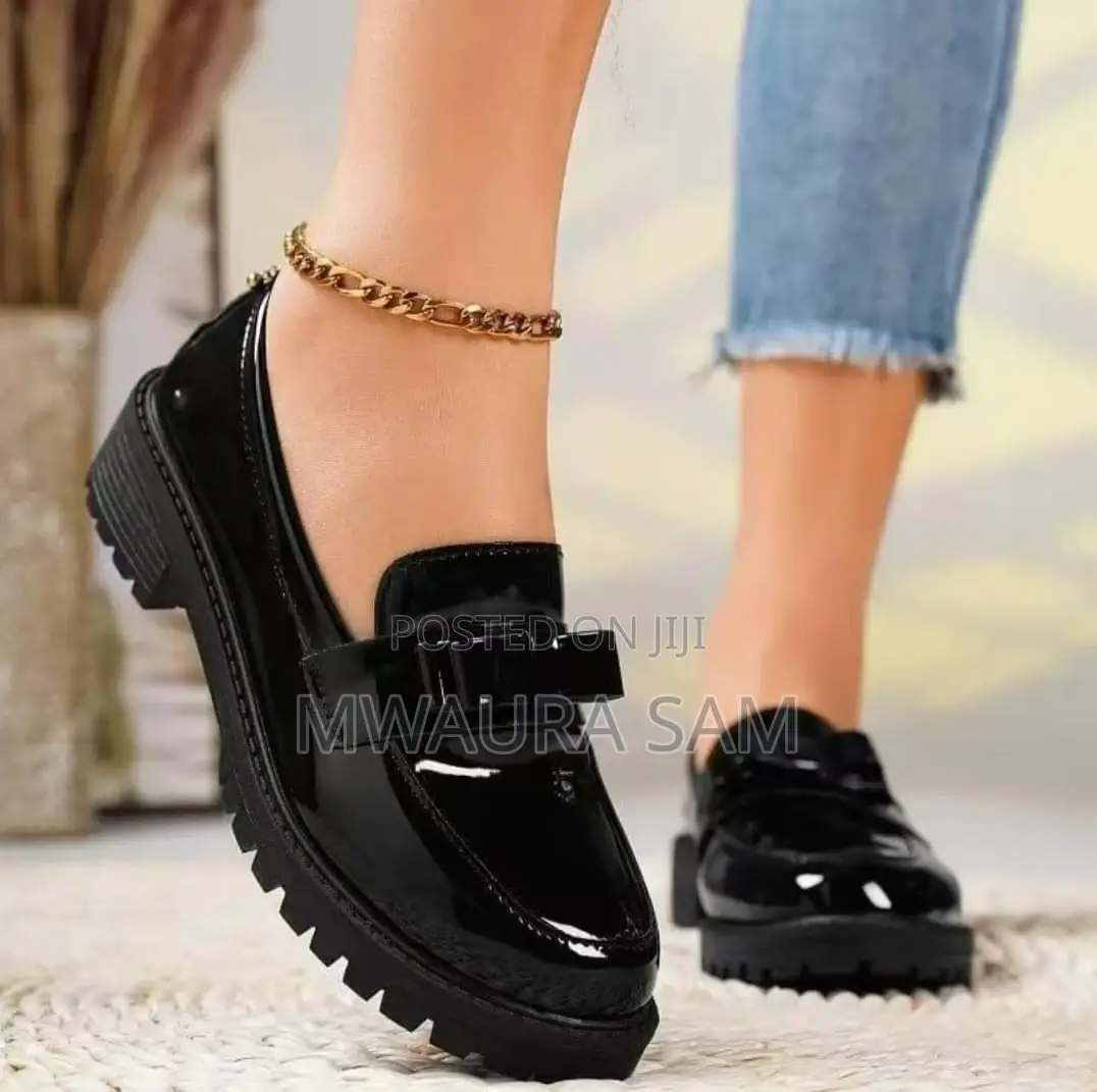 Wet-Look Bow Brogues