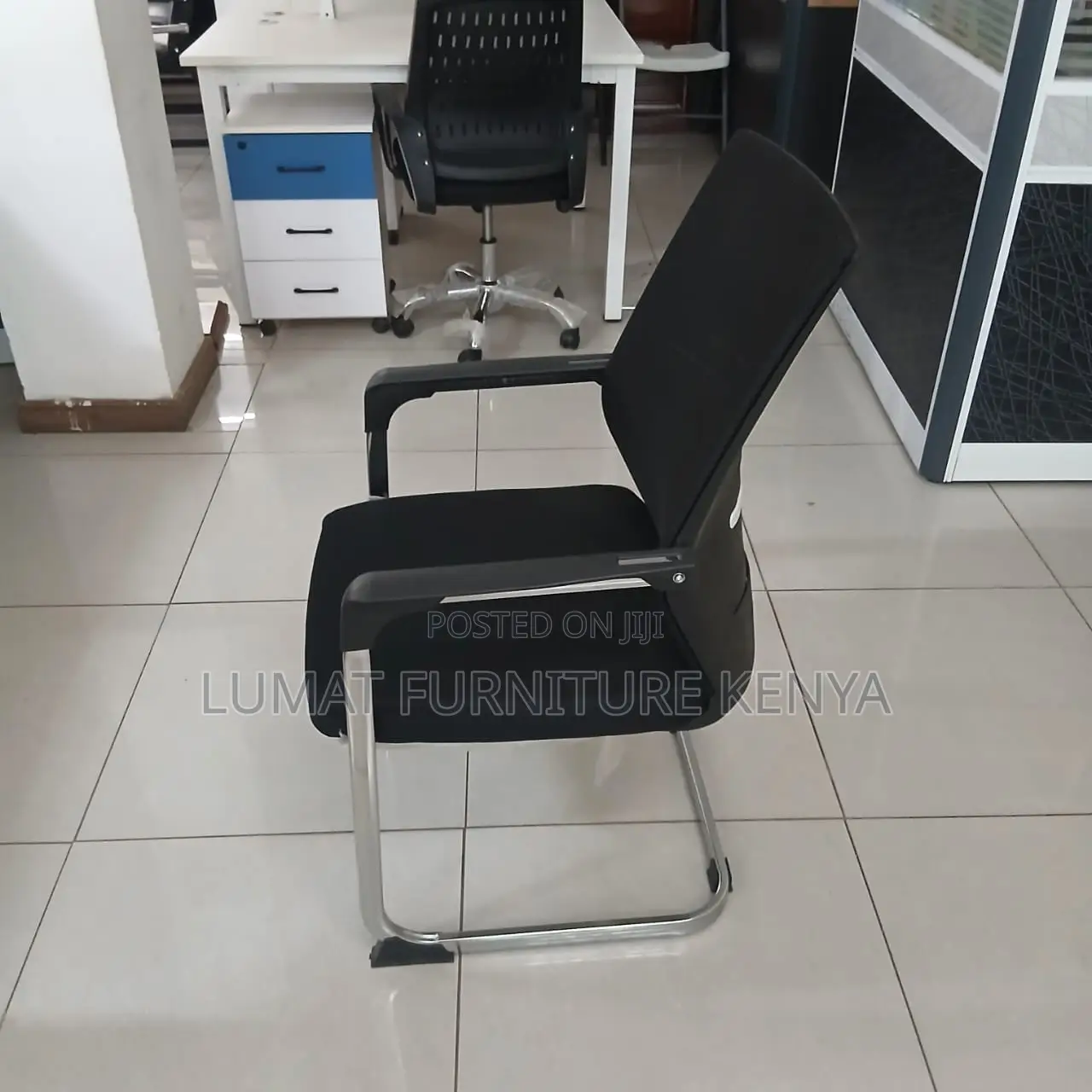New Medium Visitors/Conference Office Chair