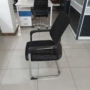New Medium Visitors/Conference Office Chair
