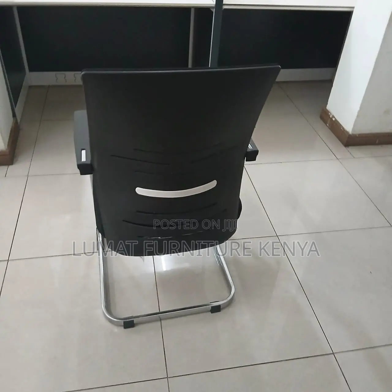New Medium Visitors/Conference Office Chair