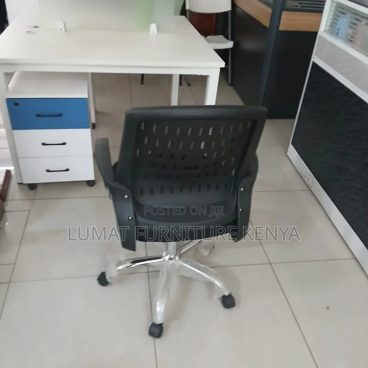 Secretarial Modern Office Mesh Chair