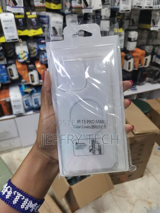 Aremok Apple iPhone 15 Pro Max Clear Case With Magsafe - main view