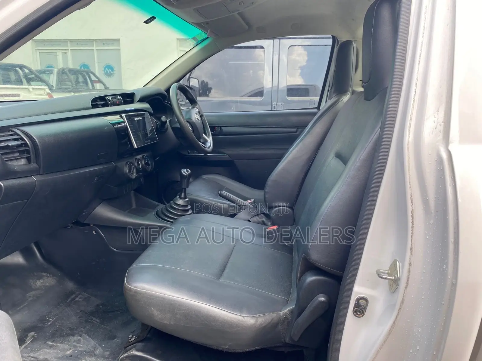 Toyota Hilux 2018 White