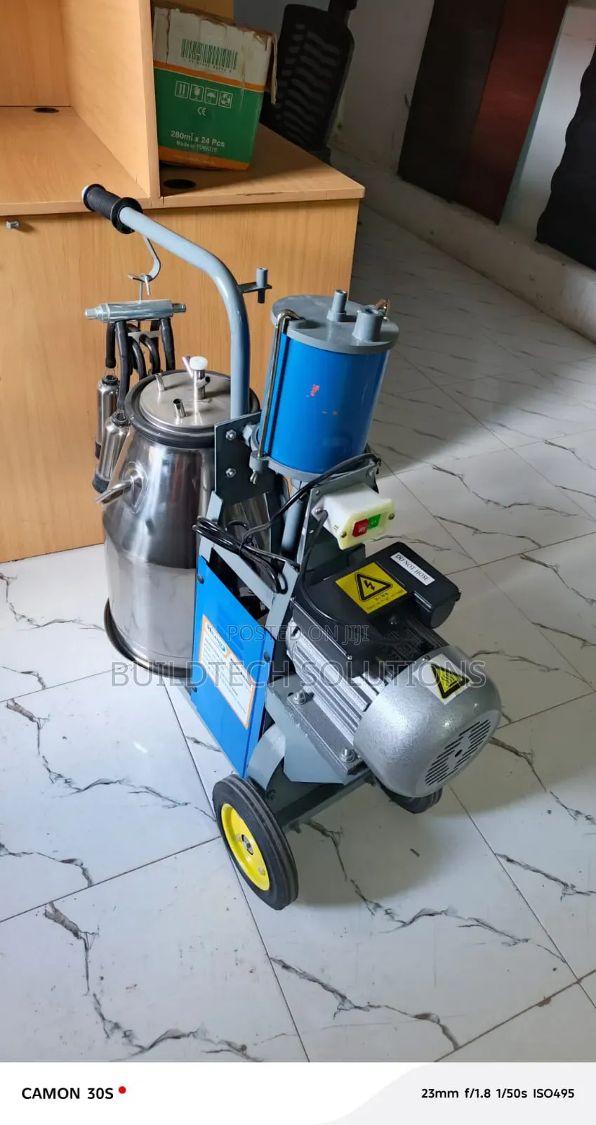 Portable Single Bucket Milker.Heavy Duty Design