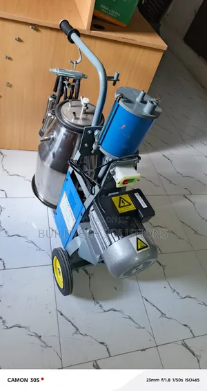 Portable Single Bucket Milker.Heavy Duty Design