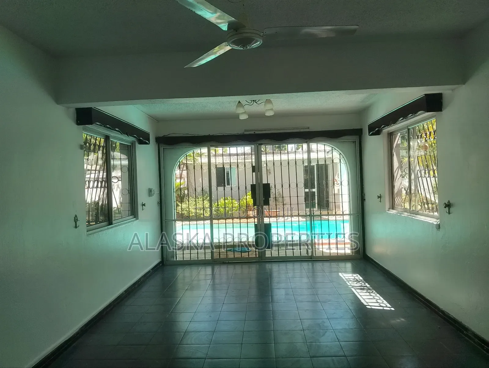 5bdrm Mansion in Nyali Estate for sale
