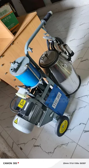 Single Bucket Electric Milking Machine