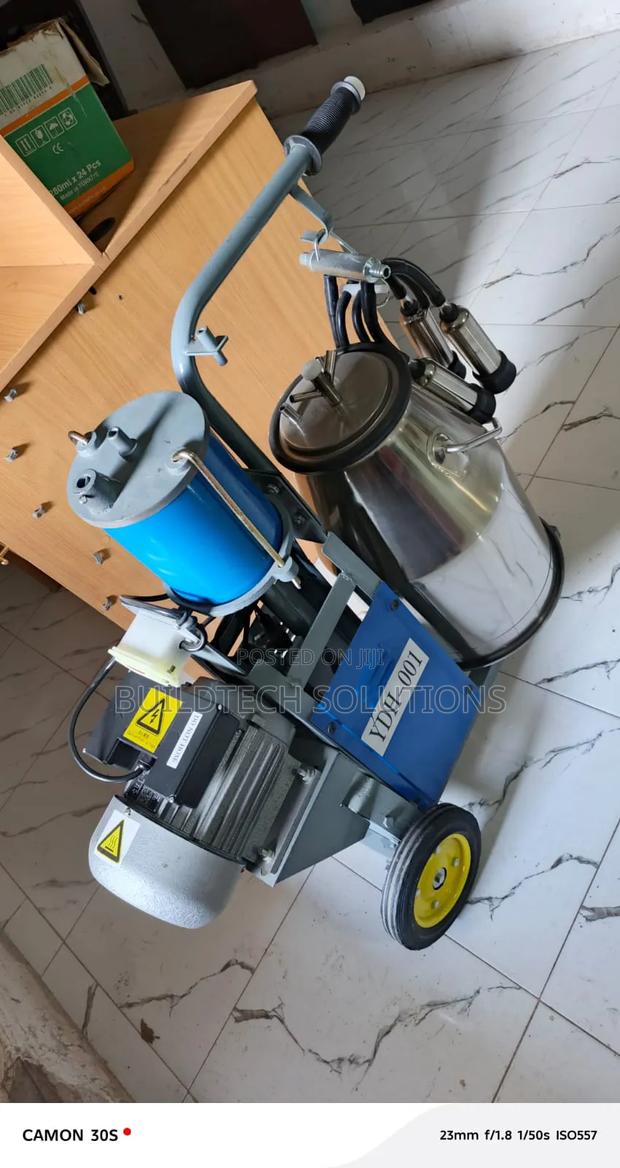Single Bucket Electric Milking Machine