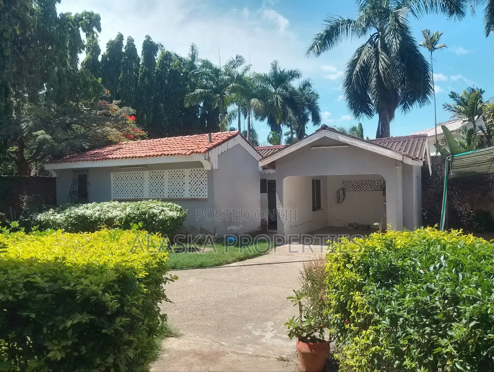 5bdrm Mansion in Nyali Estate for sale
