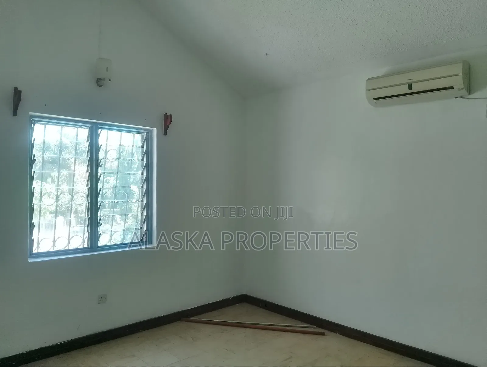 5bdrm Mansion in Nyali Estate for sale