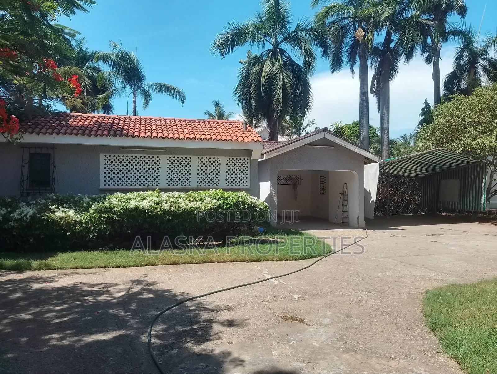5bdrm Mansion in Nyali Estate for sale
