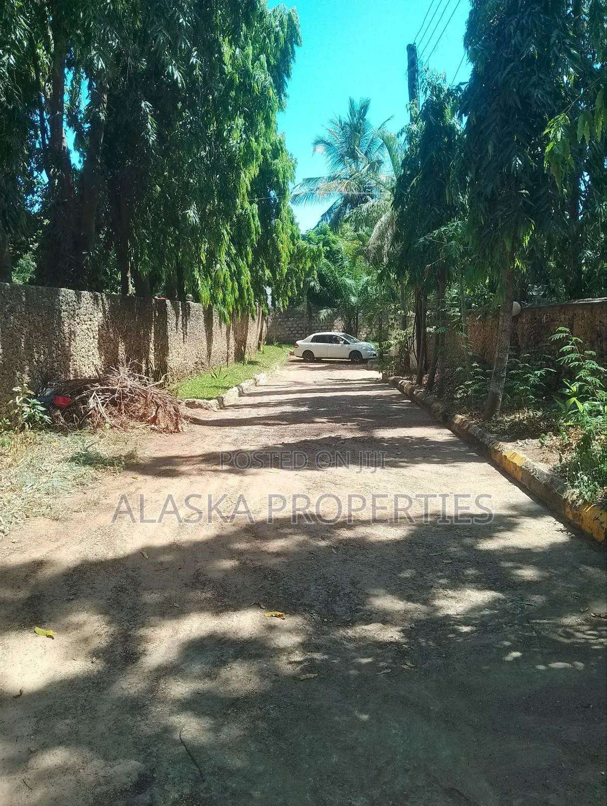 5bdrm Mansion in Nyali Estate for sale