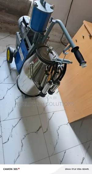 Automatic Single Bucket Cow Milker