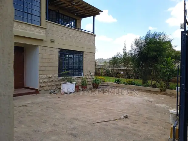 5bdrm Townhouse / Terrace in Kibiku for rent