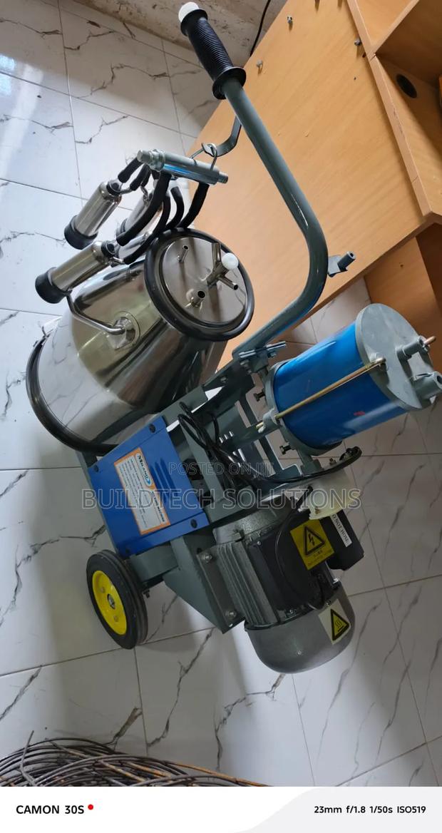 Farm Grade Single Bucket Milking Unit - thumbnail 3