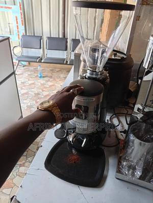 Premium Coffee Grinder MachineEngineered for Baristas - thumbnail 2