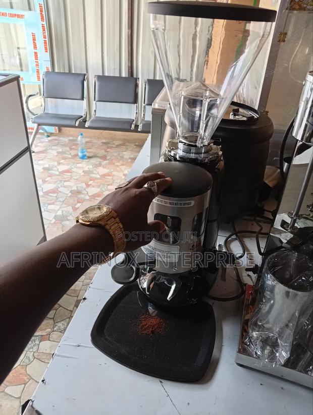 Premium Coffee Grinder MachineEngineered for Baristas - main view