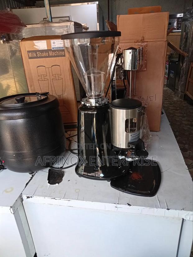 Premium Coffee Grinder MachineHigh-Speed Grinding - main view