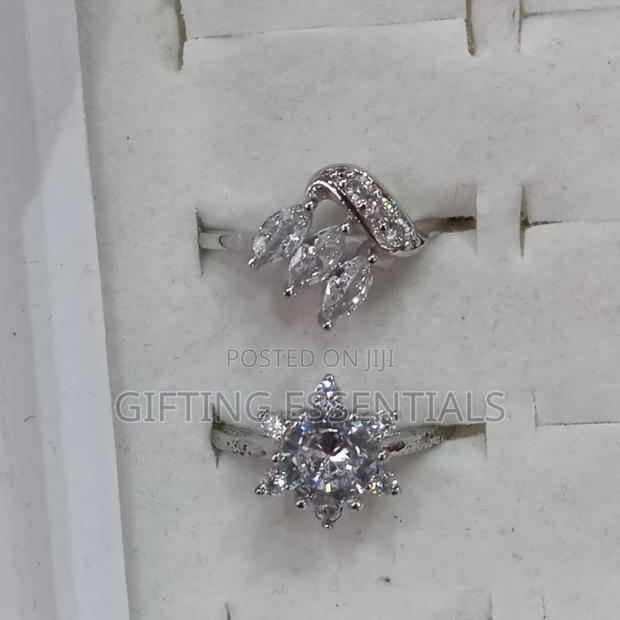 Beautiful Simple Silver Gold Engagement Ring With Box Packaging - thumbnail 3