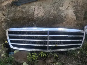 Used Front Grille for Mercedes Benz W203 C-Class